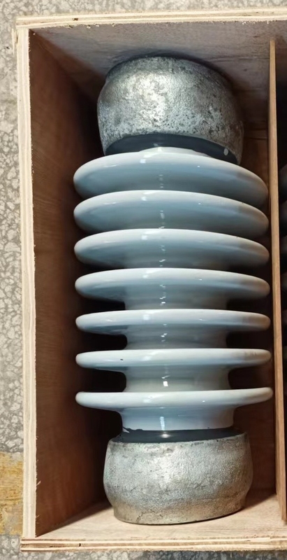 Luce solida ad alta resistenza Gray Glazed dell'isolante della posta della stazione del centro dell'ANSI TR-208