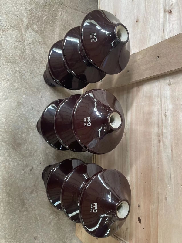 20NF250 Brown ha lustrato la boccola della porcellana per il tipo trasformatore dell'olio di distribuzione