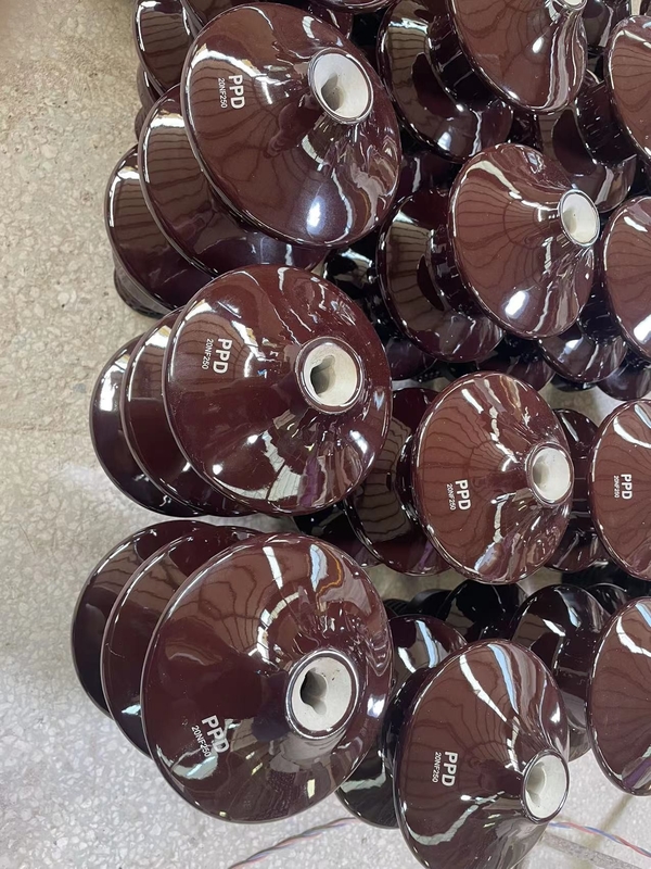 20NF250 Brown ha lustrato la boccola della porcellana per il tipo trasformatore dell'olio di distribuzione