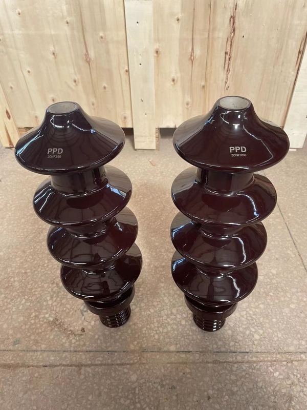 La boccola standard della porcellana del trasformatore di BACCANO 30kV 250A con Brown ha lustrato